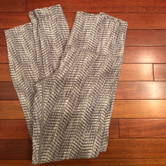 Lululemon 7/8 pants - Picture 3 of 4